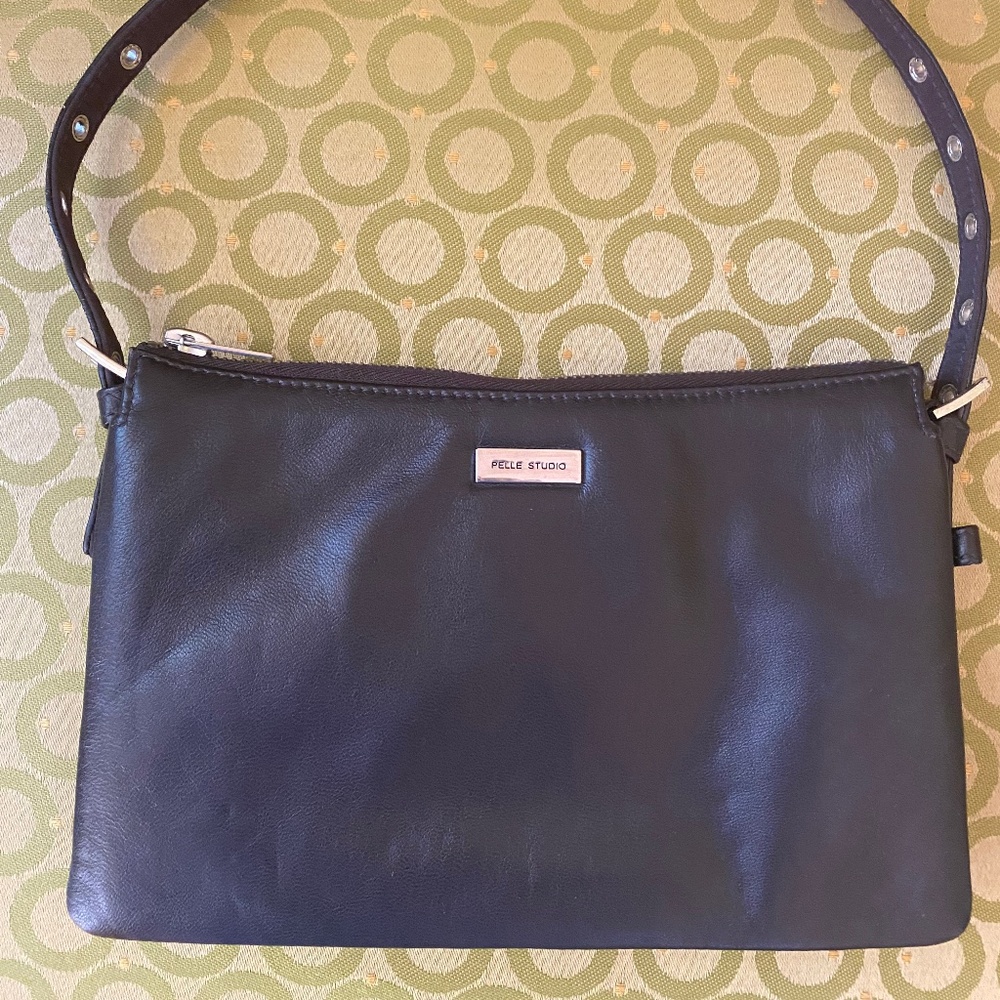 Wilson leather shoulder bag